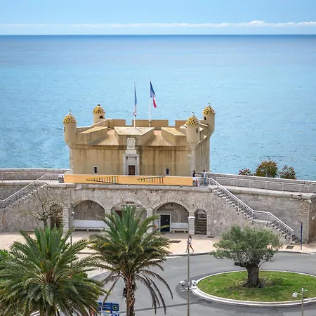 3 Pieces Avec Vue Sur Le Bastion Menton