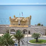 3 Pieces Avec Vue Sur Le Bastion Menton