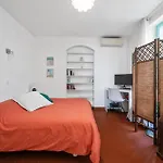3 Pieces Avec Vue Sur Le Bastion Μεντόν