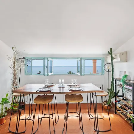 3 Pieces Avec Vue Sur Le Bastion Daire Menton