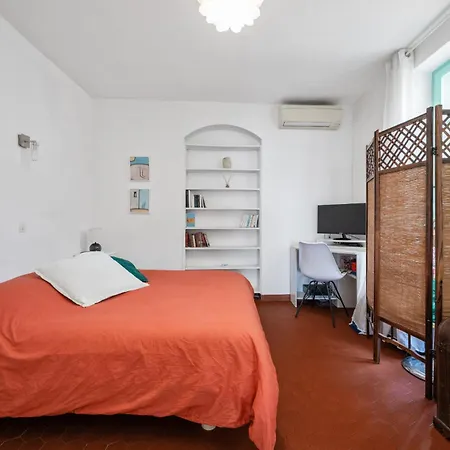 3 Pieces Avec Vue Sur Le Bastion Ментона