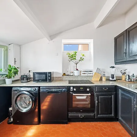 3 Pieces Avec Vue Sur Le Bastion * Ментона